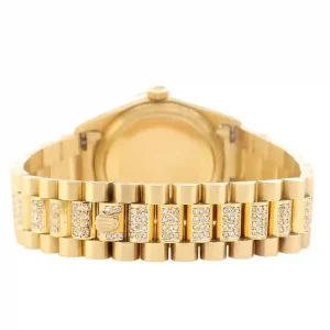 yellow gold bracelet of the watch
